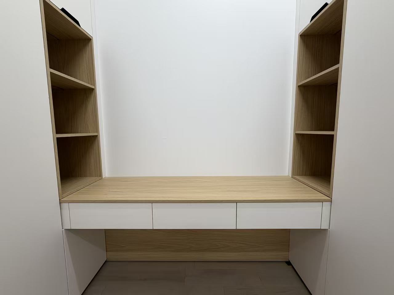 Walk-in wardrobe